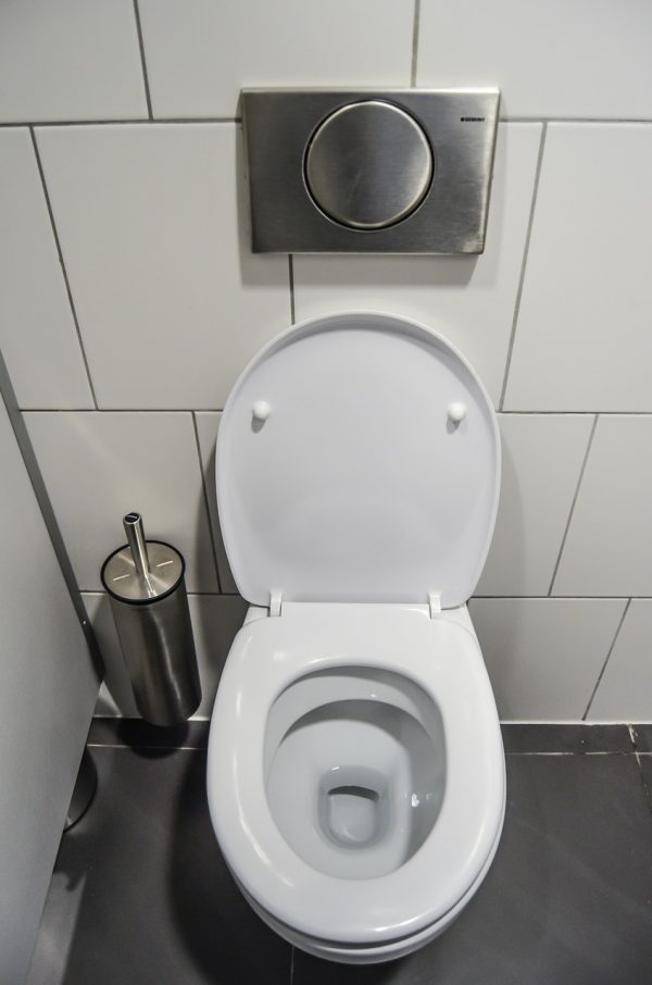 Les bonnes raisons d’opter pour des toilettes suspendues